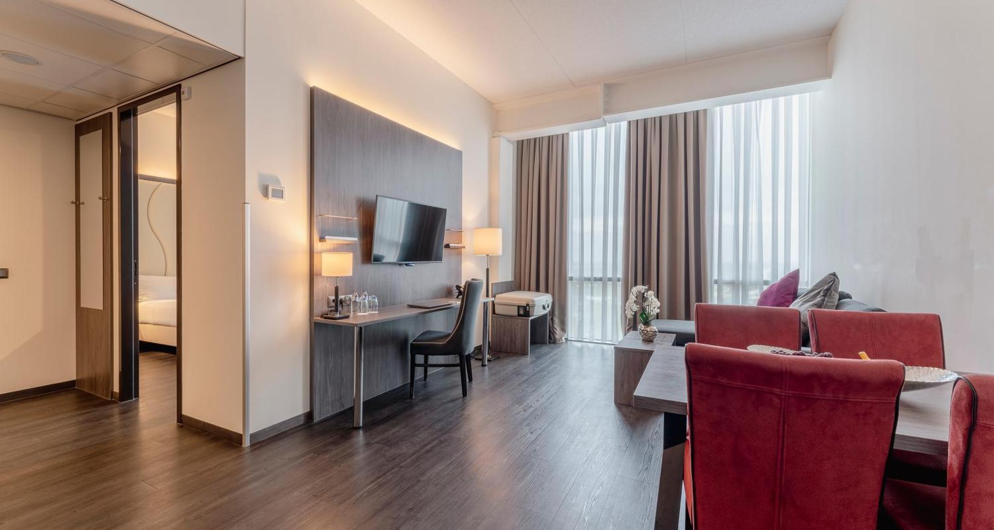 Plaza Premium 4* Almere