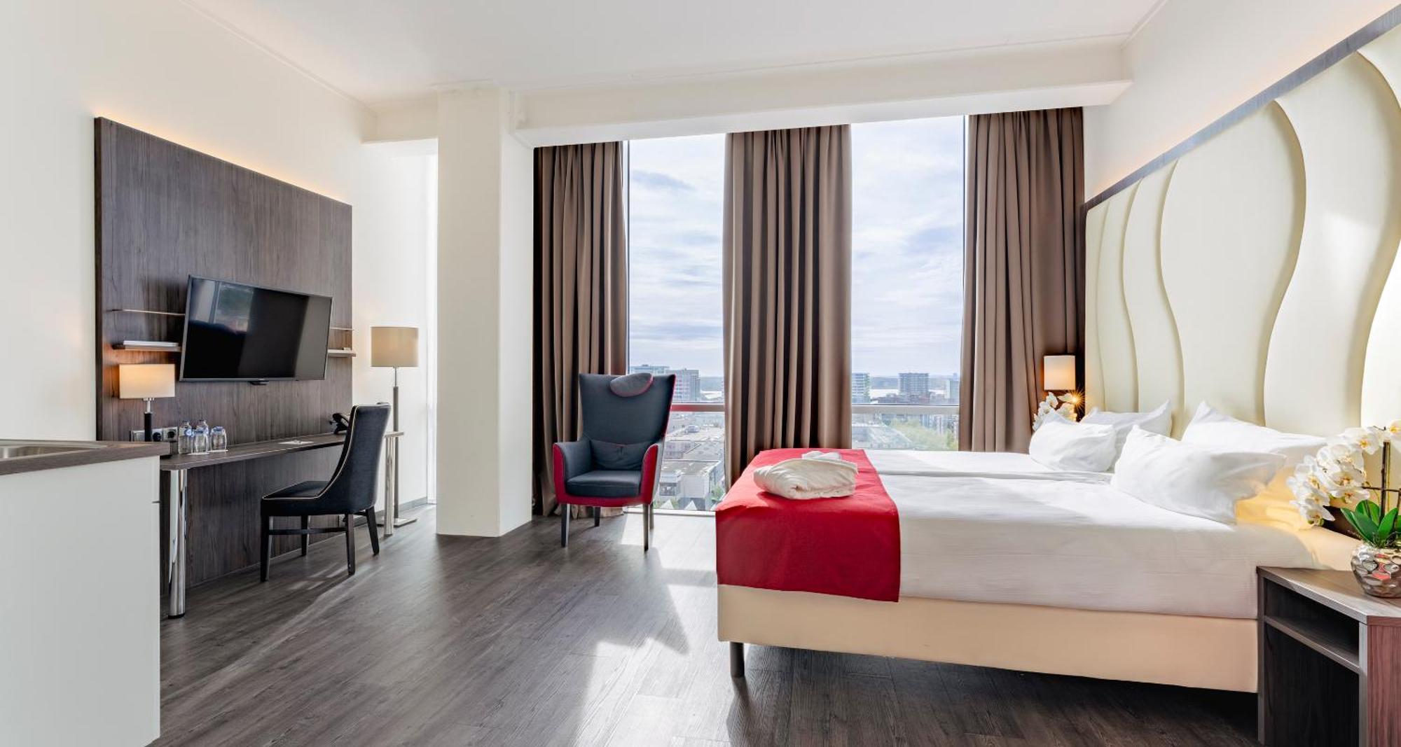 Plaza Premium Hotel Almere